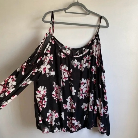 Torrid women’s size 4X Georgette, floral, print, cold, shoulder top - Picture 11 of 12